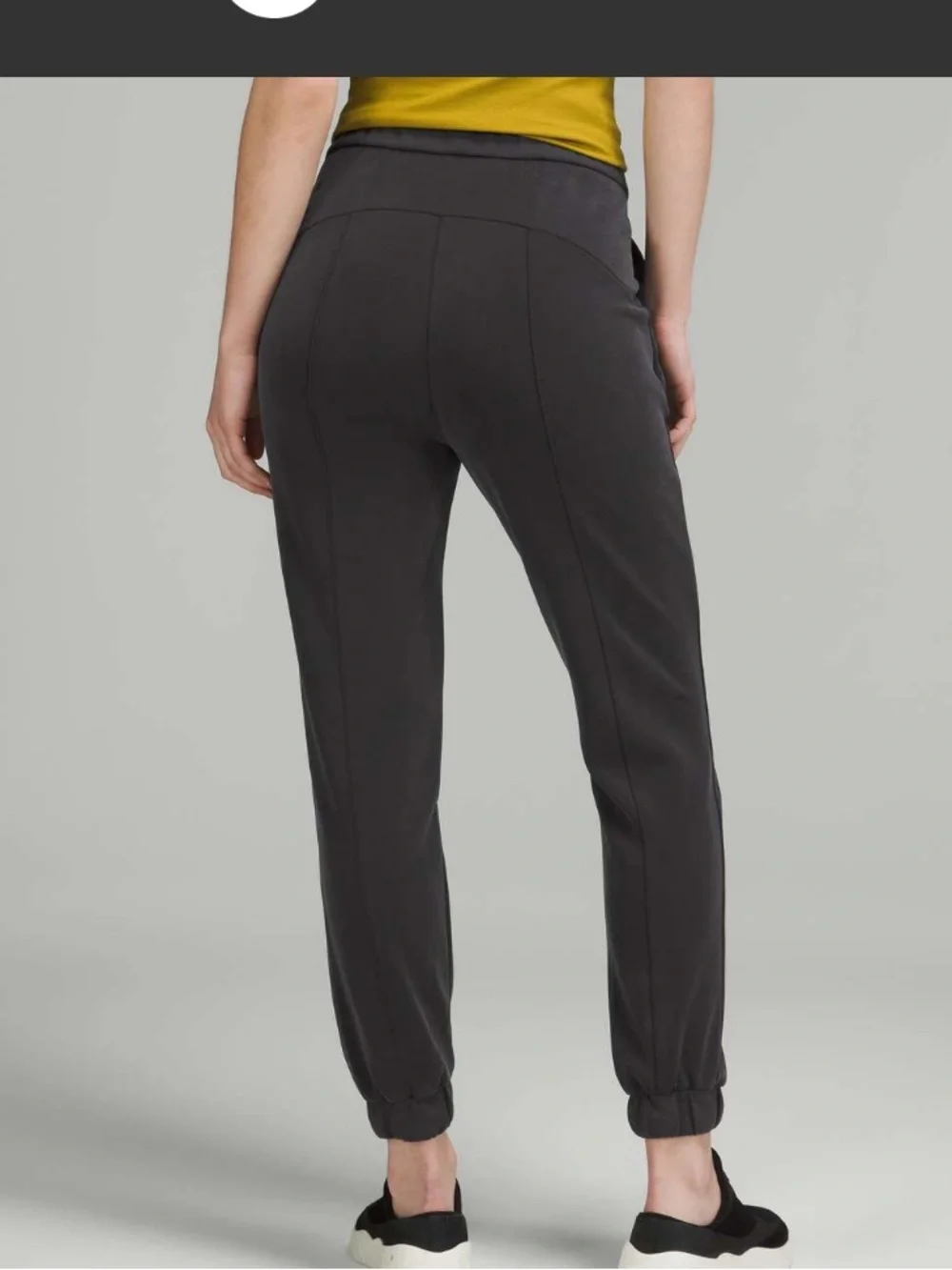 Lululemon Softstreme Relaxed High Rise Pant Size 4 Black
